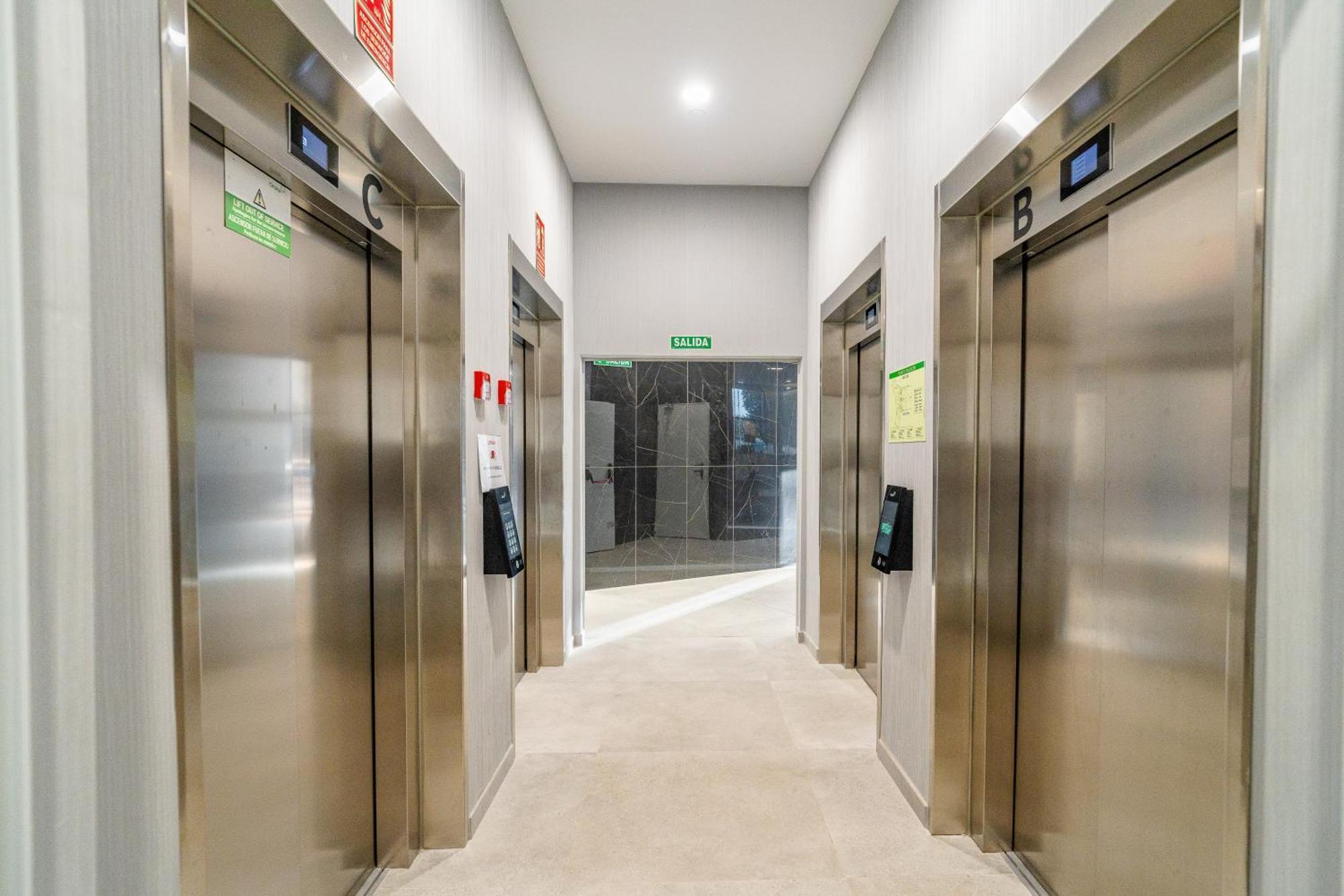 Malaga Tower View Apartment Екстериор снимка